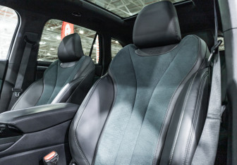 Подержанный автомобиль Geely Monjaro 2024 года (14 фото)