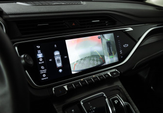 Подержанный автомобиль Geely Atlas Pro 2023 года (15 фото)