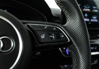 Подержанный автомобиль Audi A4 Sedan 2022 года (19 фото)