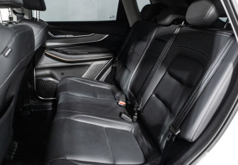 Подержанный автомобиль Exeed LX 2023 года (10 фото)