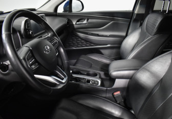Подержанный автомобиль Hyundai Santa Fe 2019 года (10 фото)