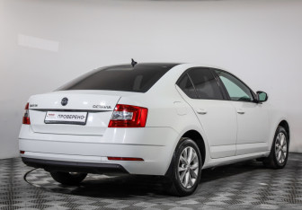 Подержанный автомобиль Skoda Octavia Liftback 2018 года (5 фото)