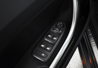 Подержанный автомобиль Peugeot 408 2013 года (10 фото)