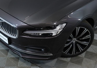 Подержанный автомобиль Volvo S90 2021 года (20 фото)