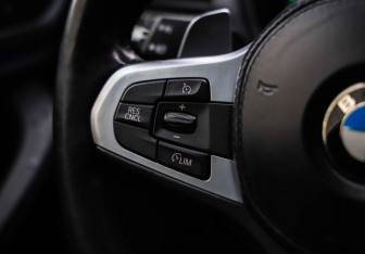 Подержанный автомобиль BMW X3 2018 года (13 фото)