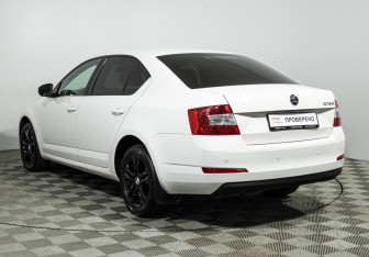 Подержанный автомобиль Skoda Octavia Liftback 2015 года (7 фото)