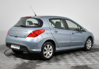 Подержанный автомобиль Peugeot 308 Hatchback 2011 года (5 фото)