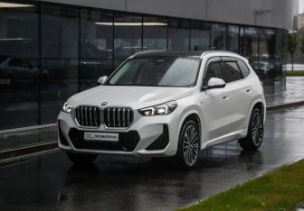 Подержанный автомобиль BMW X1 2024 года (3 фото)