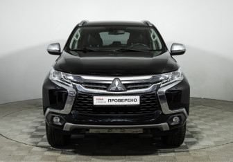 Подержанный автомобиль Mitsubishi Pajero Sport 2017 года (2 фото)