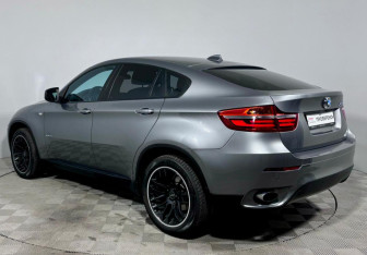 Подержанный автомобиль BMW X6 2013 года (6 фото)