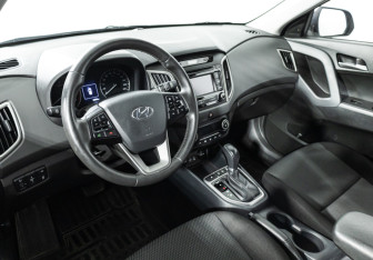 Подержанный автомобиль Hyundai Creta 2018 года (11 фото)
