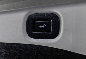 Подержанный автомобиль Nissan X-Trail 2017 года (21 фото)