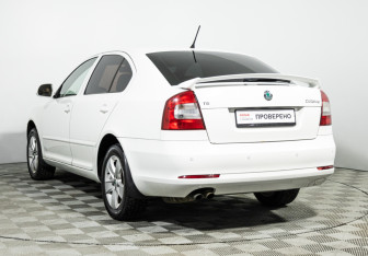Подержанный автомобиль Skoda Octavia Liftback 2012 года (7 фото)