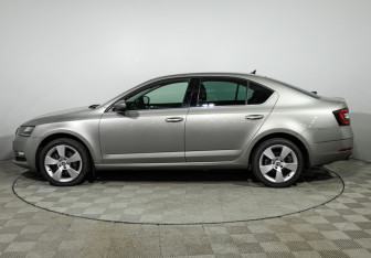 Подержанный автомобиль Skoda Octavia Liftback 2019 года (8 фото)
