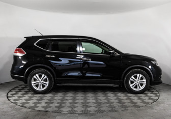 Подержанный автомобиль Nissan X-Trail 2016 года (4 фото)
