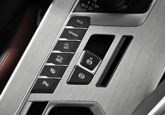 Подержанный автомобиль Geely Coolray 2022 года (15 фото)