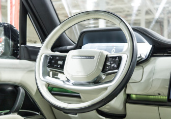 Подержанный автомобиль Land Rover Range Rover 2022 года (23 фото)