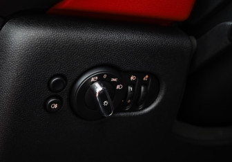 Подержанный автомобиль MINI Hatch 2020 года (17 фото)