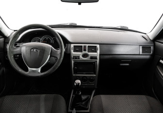 Подержанный автомобиль LADA (ВАЗ) Priora Hatchback 2013 года (10 фото)