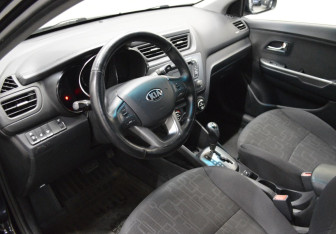 Подержанный автомобиль Kia Rio Sedan 2013 года (9 фото)