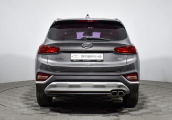 Подержанный автомобиль Hyundai Santa Fe 2019 года (6 фото)