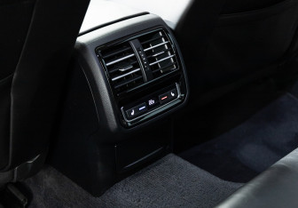 Подержанный автомобиль Volkswagen Passat Sedan 2017 года (20 фото)