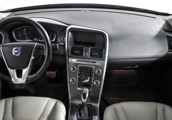 Подержанный автомобиль Volvo XC60 2014 года (14 фото)