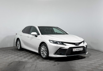 Подержанный автомобиль Toyota Camry Sedan 2021 года (3 фото)