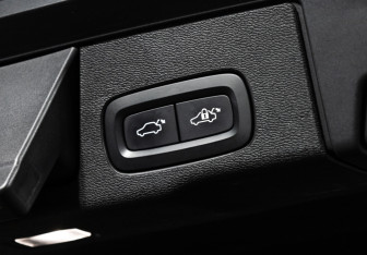 Подержанный автомобиль Volvo XC60 2019 года (24 фото)