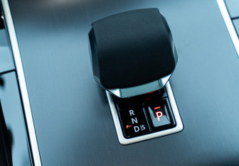 Новый Land Rover Range Rover Velar 2025 (18 фото)