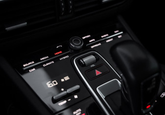 Подержанный автомобиль Porsche Cayenne 2019 года (19 фото)