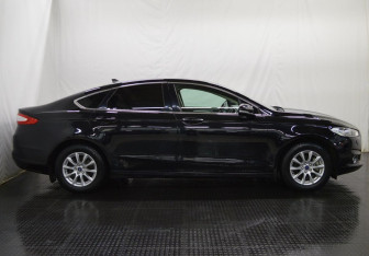 Подержанный автомобиль Ford Mondeo Sedan 2018 года (4 фото)
