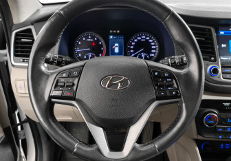 Подержанный автомобиль Hyundai Tucson 2017 года (16 фото)