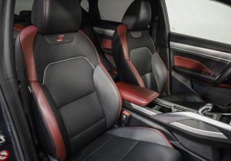 Подержанный автомобиль Geely Coolray 2021 года (25 фото)