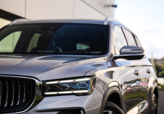 Подержанный автомобиль Geely Monjaro 2022 года (2 фото)