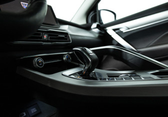 Подержанный автомобиль Geely Coolray 2022 года (19 фото)
