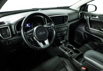 Подержанный автомобиль Kia Sportage 2019 года (11 фото)