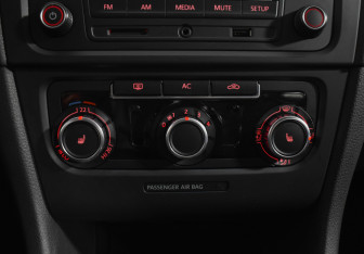 Подержанный автомобиль Volkswagen Golf Hatchback 2010 года (15 фото)