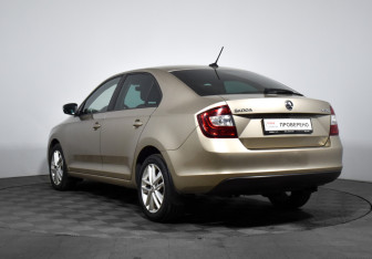 Подержанный автомобиль Skoda Rapid Liftback 2019 года (7 фото)
