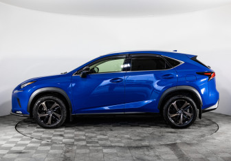 Подержанный автомобиль Lexus NX 2020 года (10 фото)