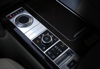 Подержанный автомобиль Land Rover Range Rover 2016 года (20 фото)