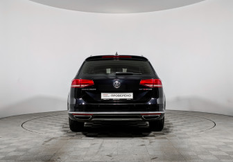 Подержанный автомобиль Volkswagen Passat Wagon 2017 года (6 фото)