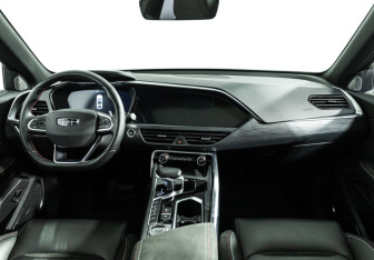 Подержанный автомобиль Geely Tugella 2023 года (13 фото)