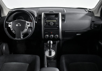 Подержанный автомобиль Nissan X-Trail 2012 года (14 фото)