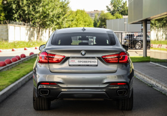 Подержанный автомобиль BMW X6 2017 года (7 фото)