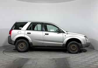 Подержанный автомобиль Saturn VUE 2003 года (4 фото)