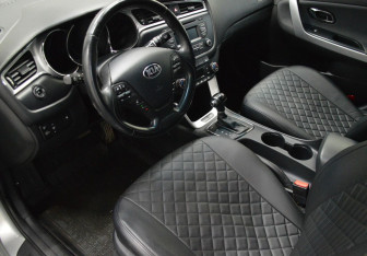 Подержанный автомобиль Kia Ceed Hatchback 2017 года (10 фото)