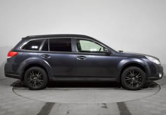 Подержанный автомобиль Subaru Outback Wagon 2011 года (4 фото)