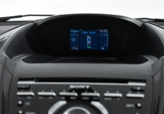 Подержанный автомобиль Ford Kuga 2015 года (17 фото)