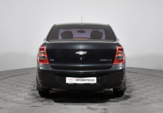 Подержанный автомобиль Chevrolet Cobalt Sedan 2013 года (6 фото)